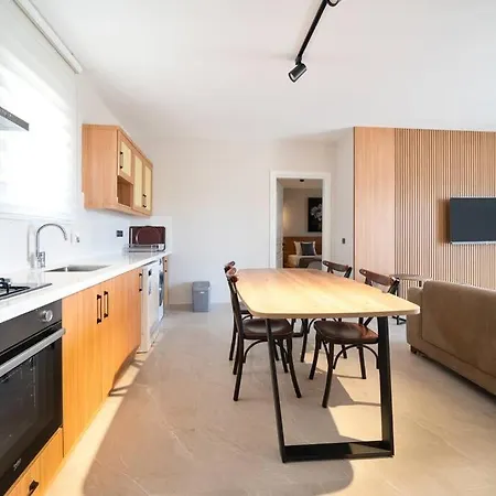 Sleeps 2 Modern With Private Pool Awz 272 וילה *